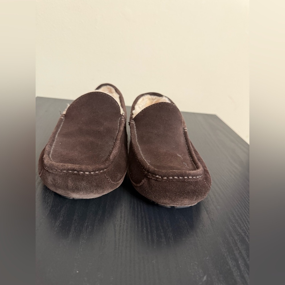 UGG MEN'S BROWN ASCOT SLIPPERS SUEDE MOCCASIN SHOES SZ 8 - Picture 2 of 8